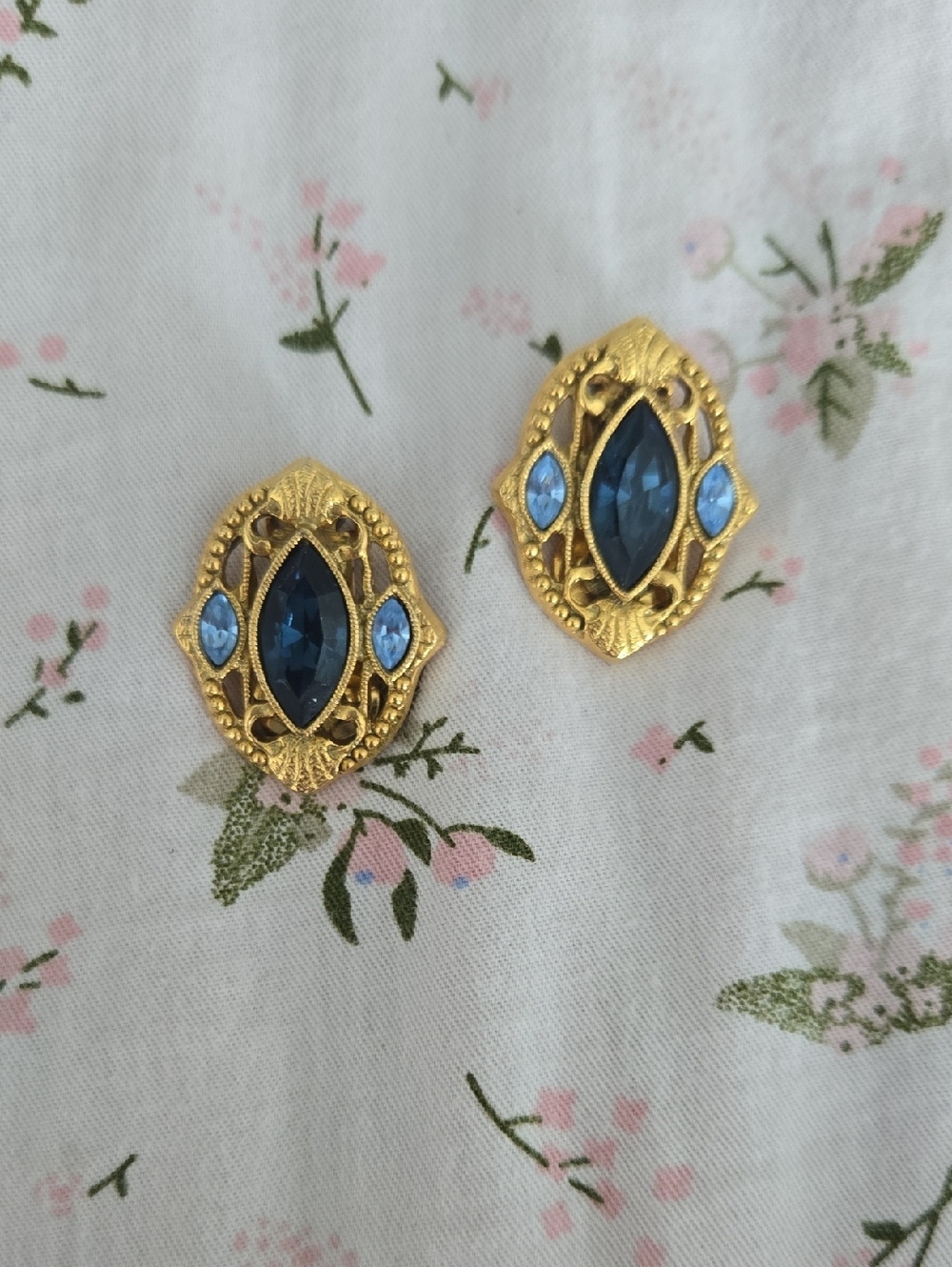Gold-Tone Blue Crystal Filigree Clip-On Earrings
